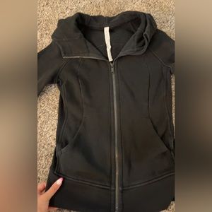Lululemon scuba full size black.
